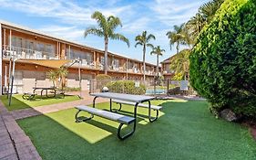 Quality Hotel Melbourne Airport